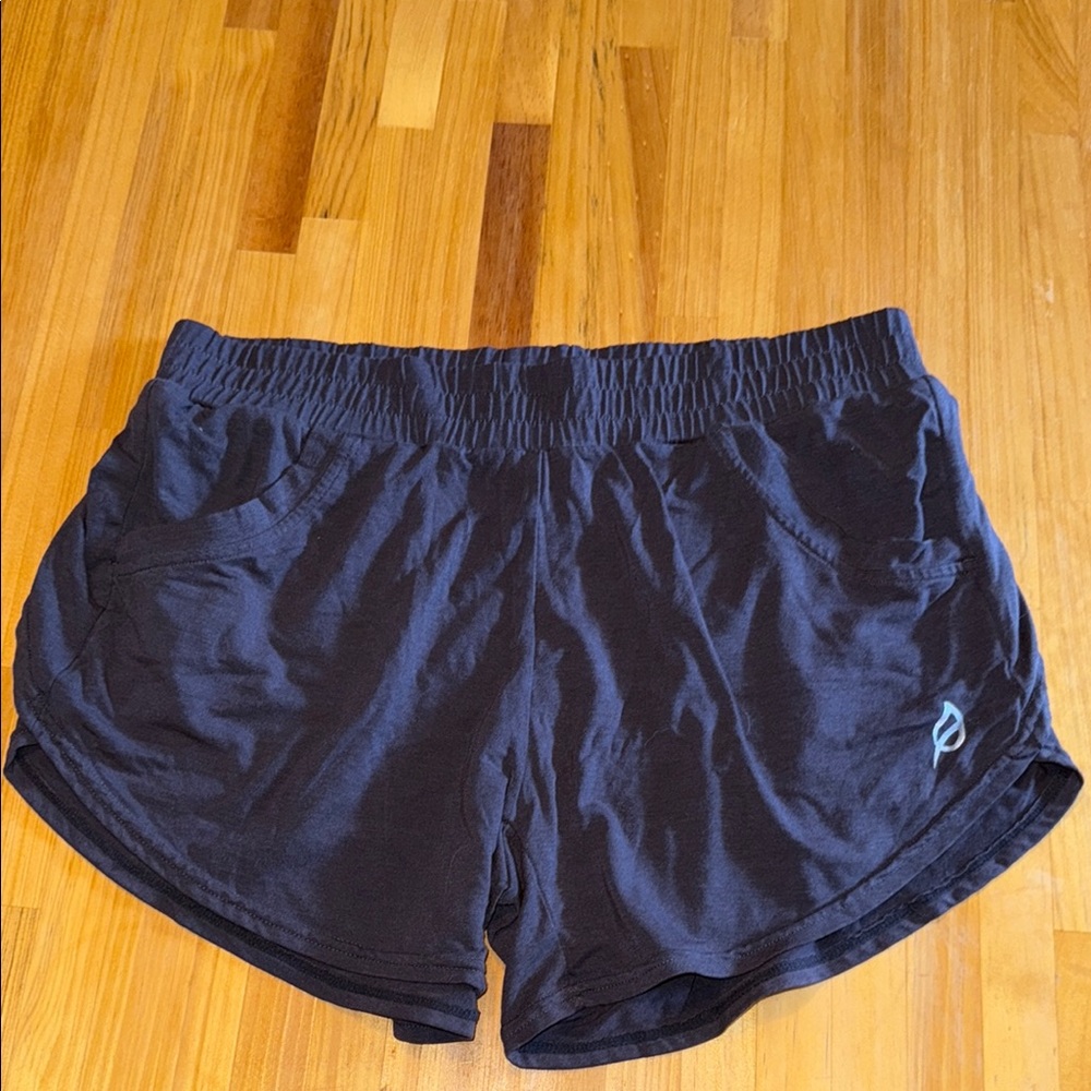 Ptula lounge shorts